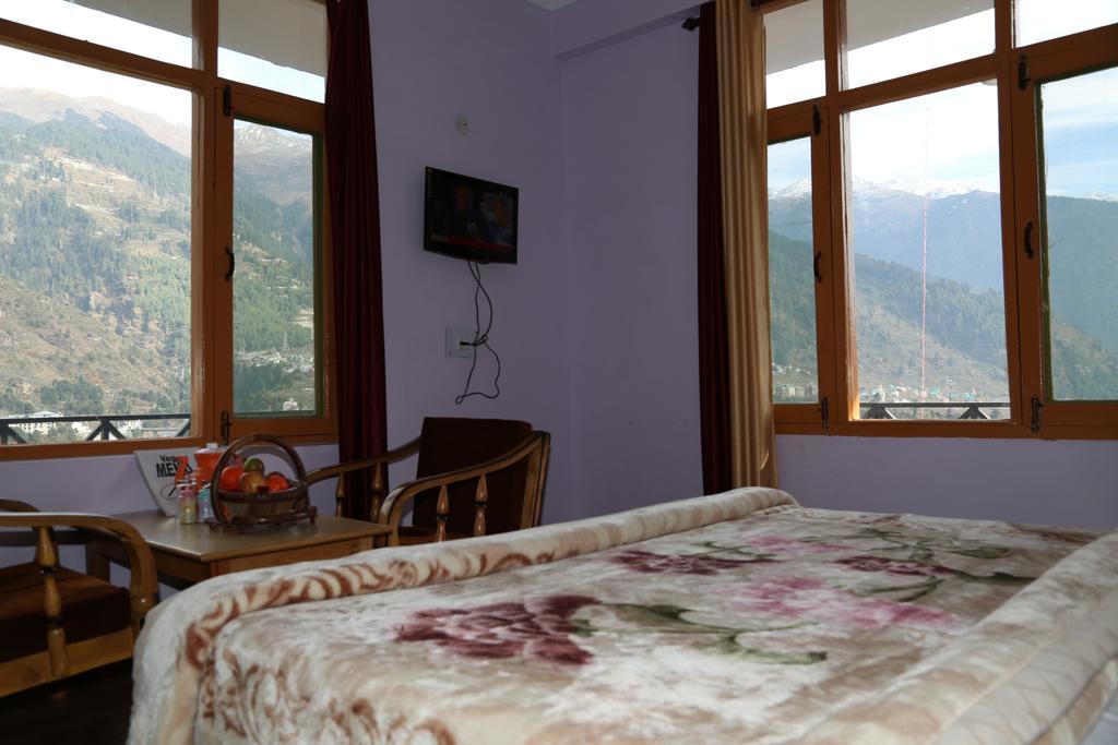 Hotel Ridge View Manāli Quarto foto