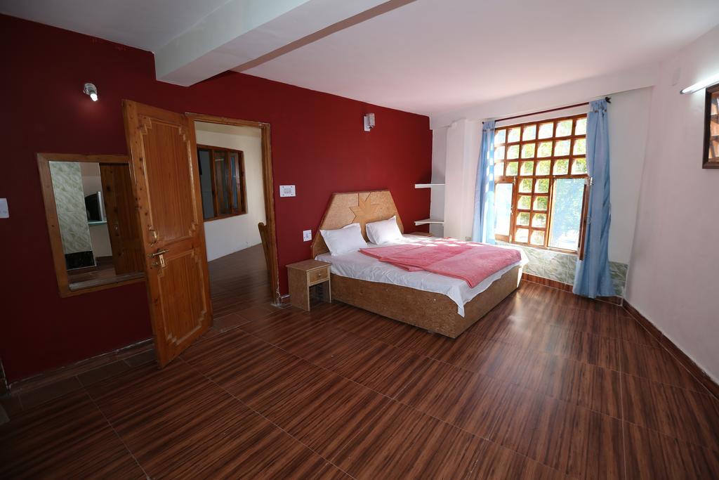 Hotel Ridge View Manāli Quarto foto